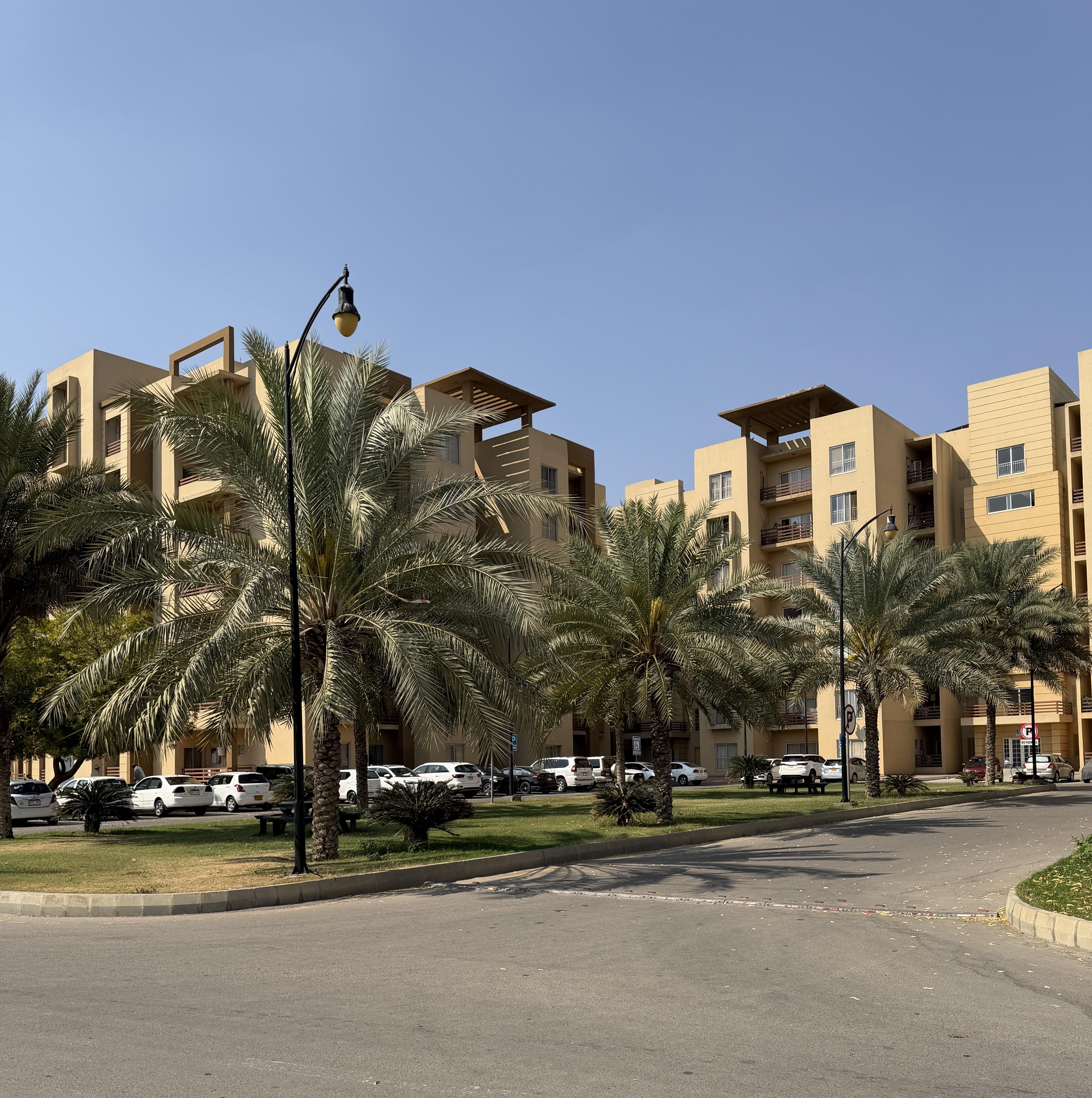 Bahria Apartments - 2 Bed - 2 Bed 950 sqft Sqy for Sale in Bahria Town Karachi